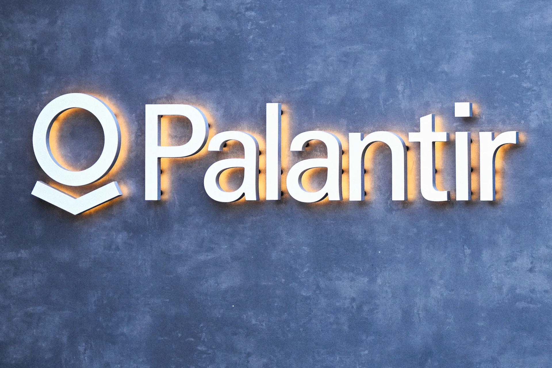 Palantir Maven Smart System e inteligencia artificial en defensa