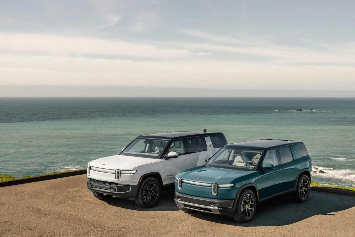 Rivian comienza entregas del R2, su SUV eléctrico más asequible