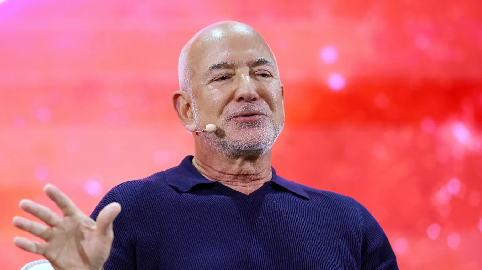 Jeff Bezos habla sobre IA y empleo en VivaTech