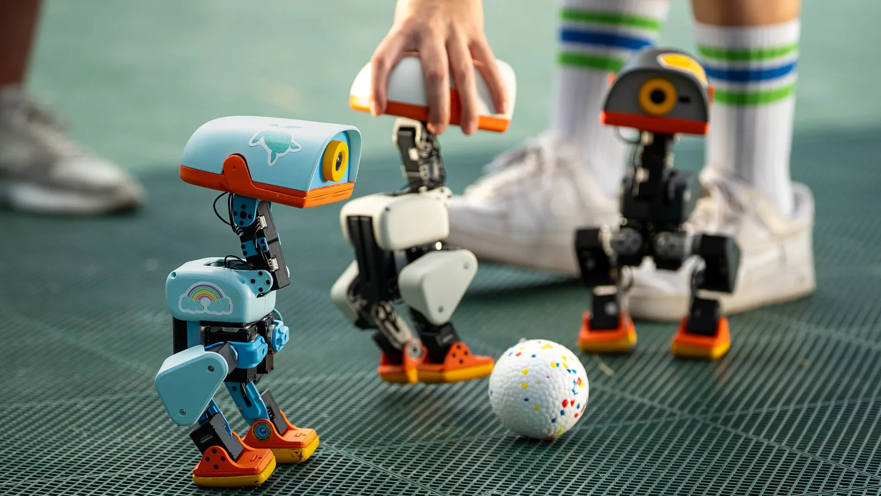Microduck, el robot pato de Hugging Face y Pollen Robotics